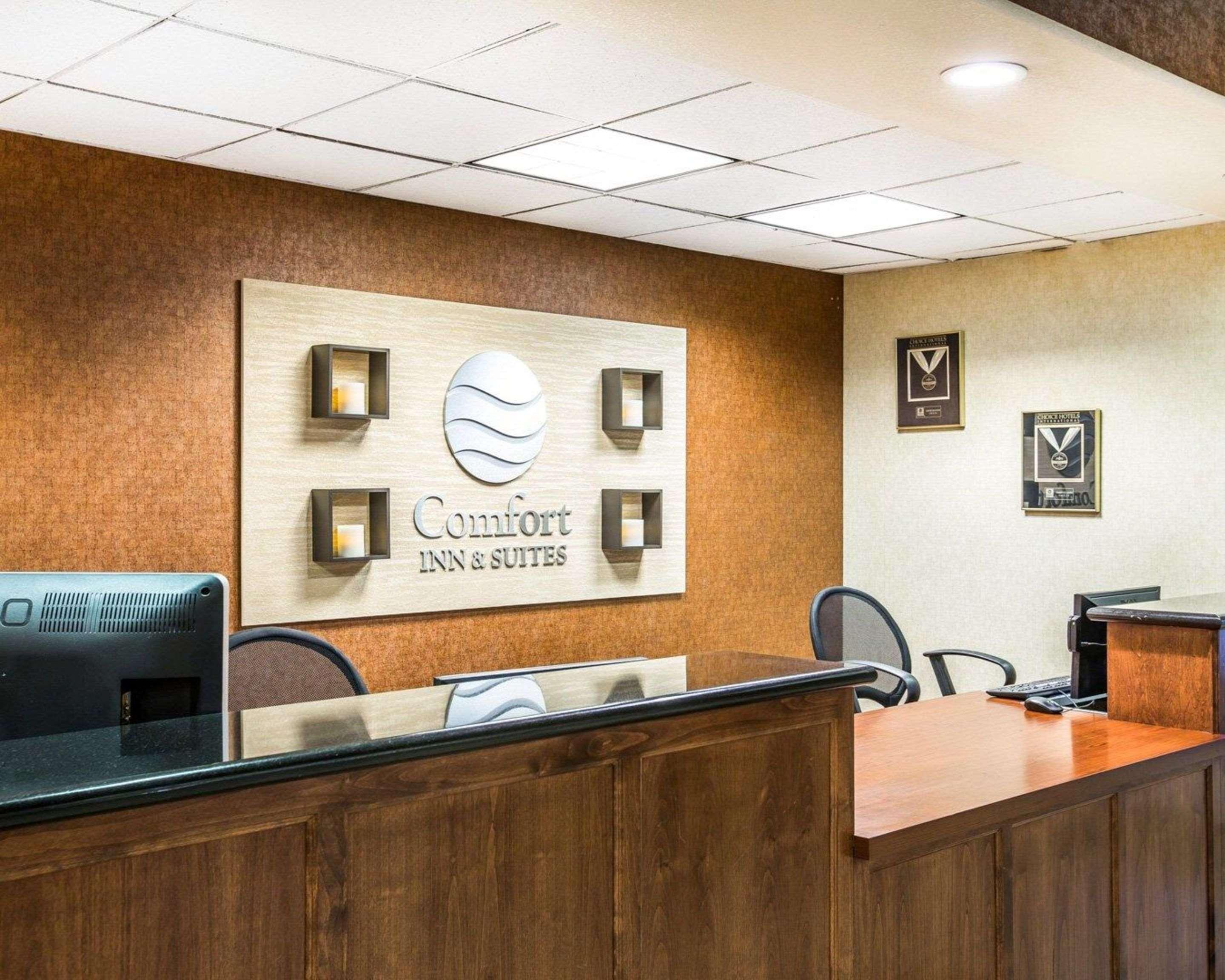 Comfort Inn & Suites Galt - Lodi North Exterior foto